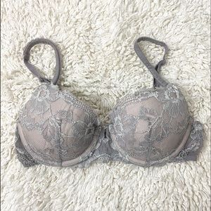 VICTORIA’S SECRET lace bra